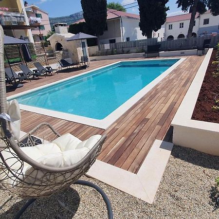 Apartments Mestrovic With Heated Swiming Pool- Near Split Kaštela Exterior foto