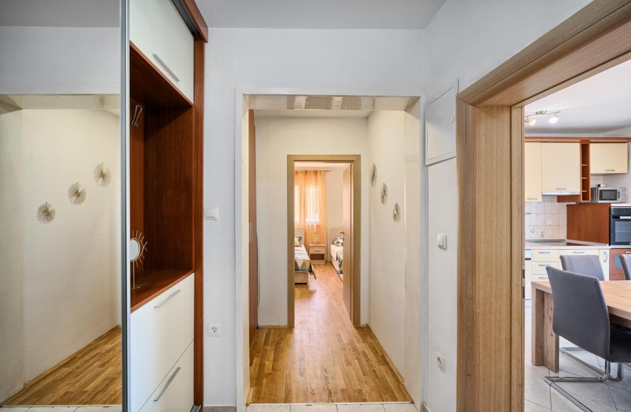 Apartments Mestrovic With Heated Swiming Pool- Near Split Kaštela Exterior foto