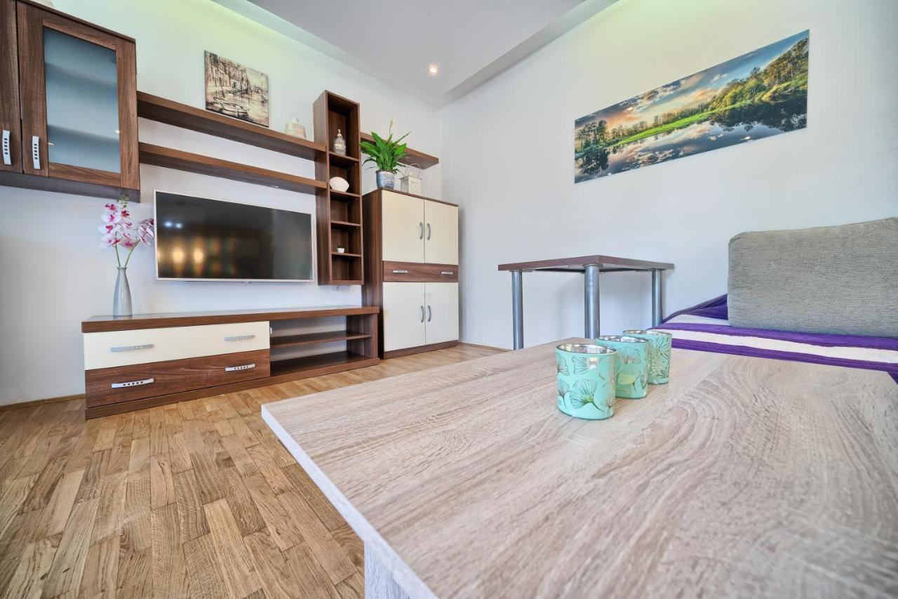Apartments Mestrovic With Heated Swiming Pool- Near Split Kaštela Exterior foto