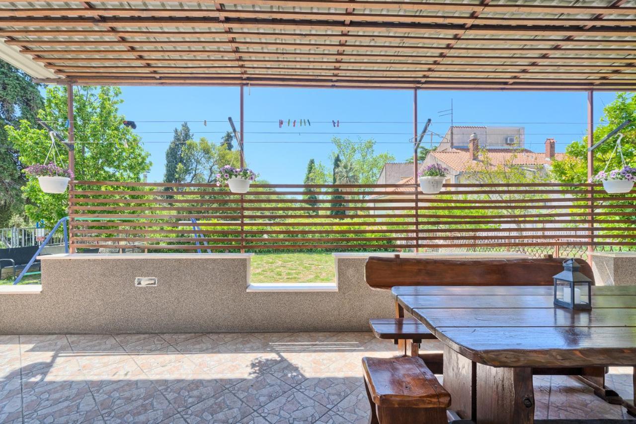 Apartments Mestrovic With Heated Swiming Pool- Near Split Kaštela Exterior foto