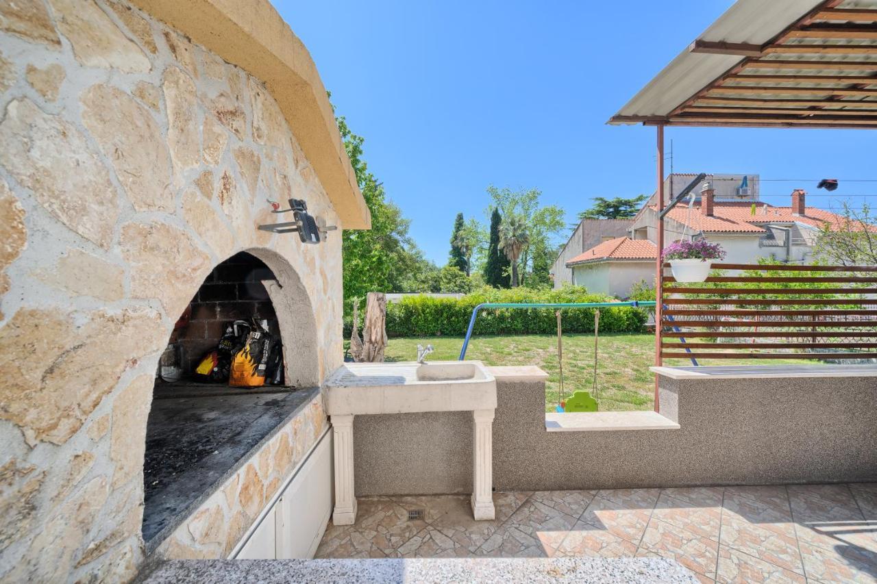 Apartments Mestrovic With Heated Swiming Pool- Near Split Kaštela Exterior foto