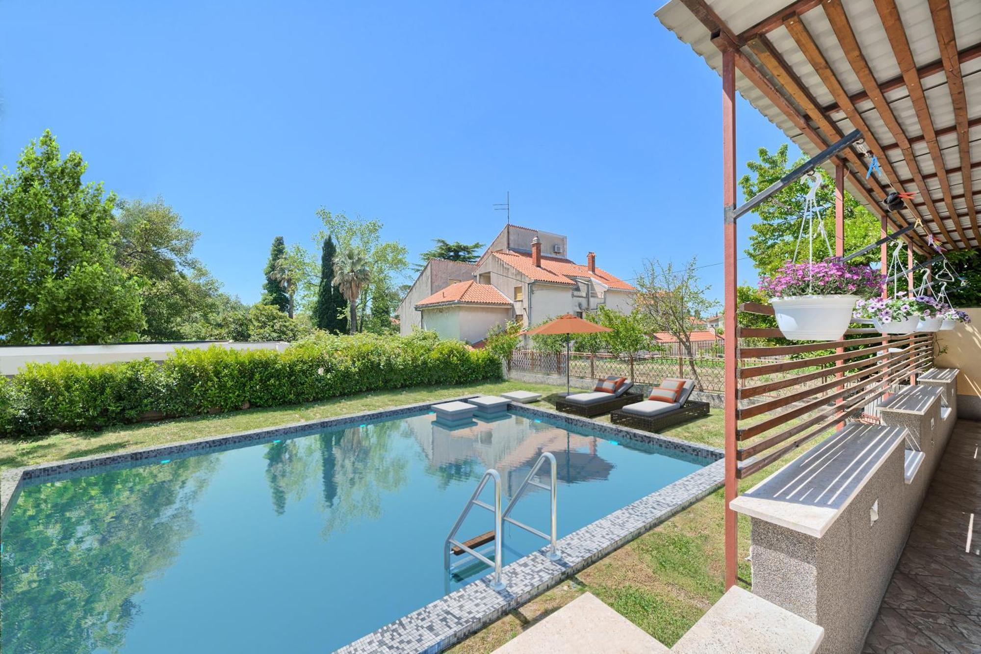 Apartments Mestrovic With Heated Swiming Pool- Near Split Kaštela Zimmer foto