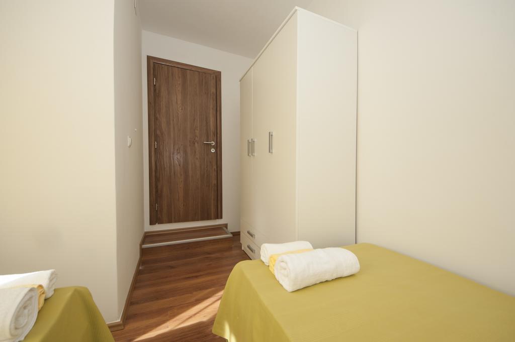 Apartments Mestrovic With Heated Swiming Pool- Near Split Kaštela Exterior foto