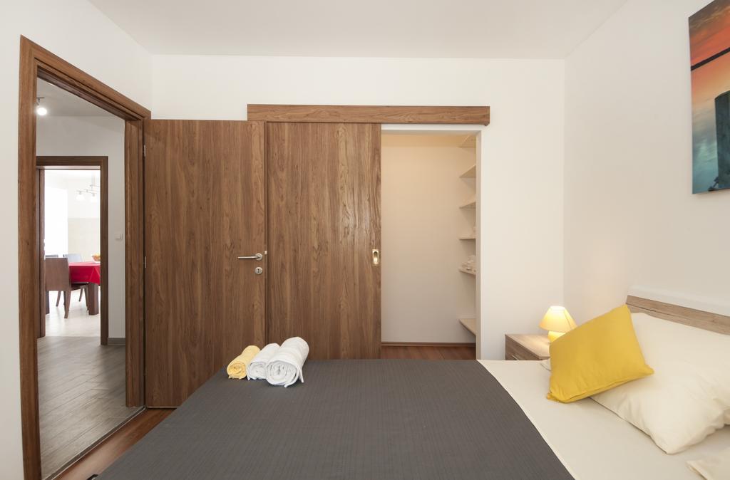 Apartments Mestrovic With Heated Swiming Pool- Near Split Kaštela Exterior foto