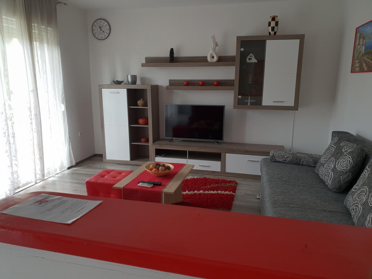 Apartments Mestrovic With Heated Swiming Pool- Near Split Kaštela Exterior foto