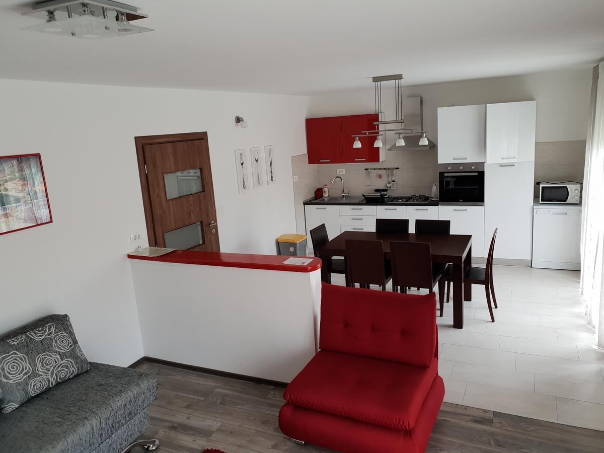 Apartments Mestrovic With Heated Swiming Pool- Near Split Kaštela Exterior foto