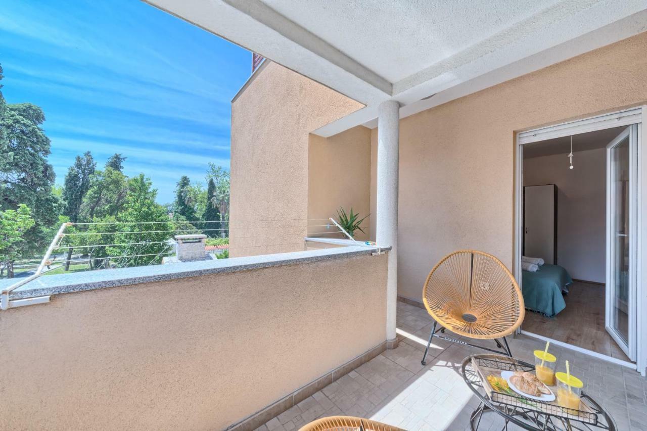 Apartments Mestrovic With Heated Swiming Pool- Near Split Kaštela Exterior foto